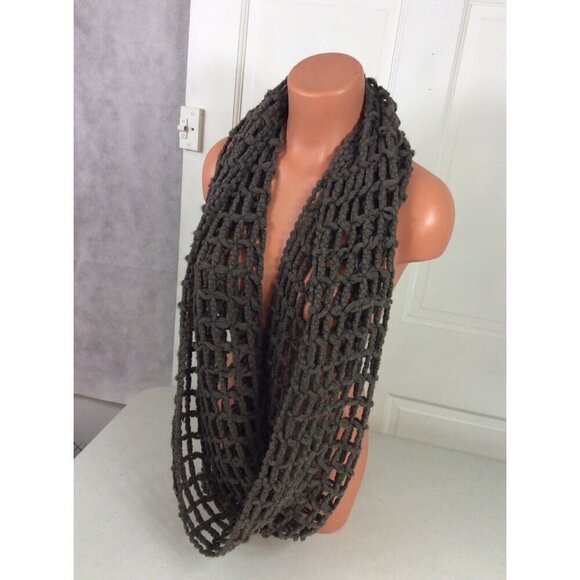 Rikka Chenille Infinity Scarf Crochet Knit New - Picture 5 of 6
